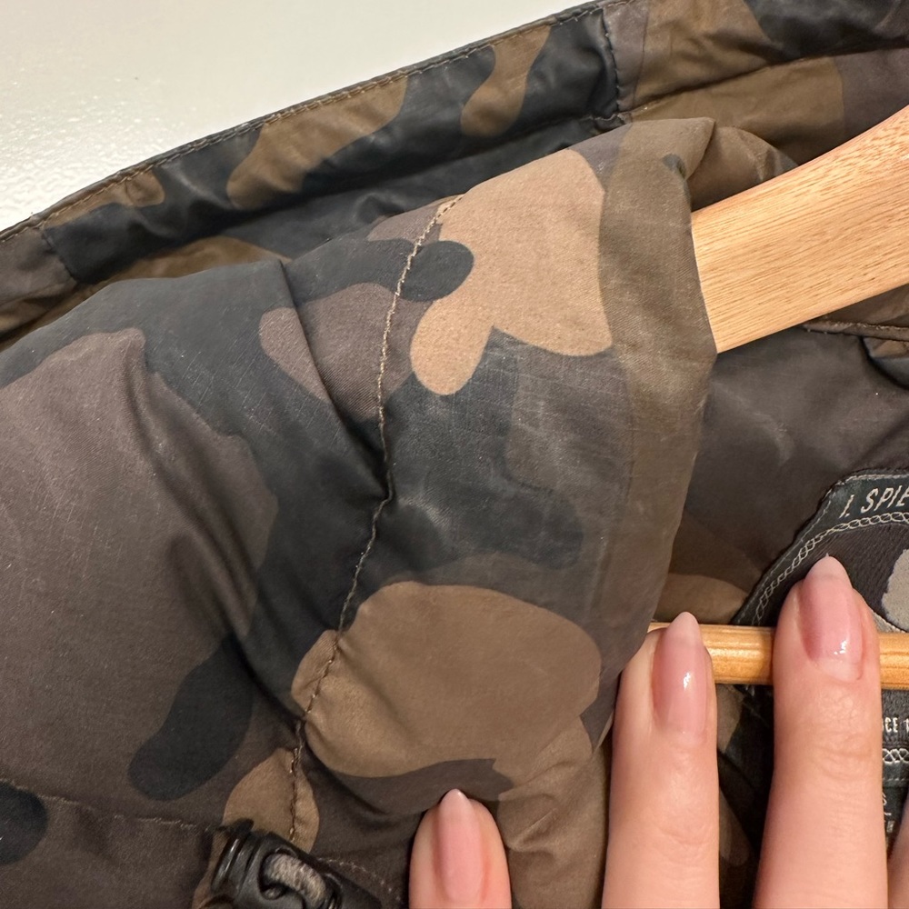 Down-Filled Camouflage Coat - XS - Picture 12 of 12